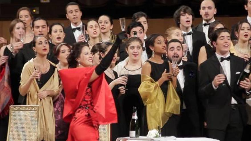 Una de las escenas de «La Traviata», interpretada en Rambleta en 2017.