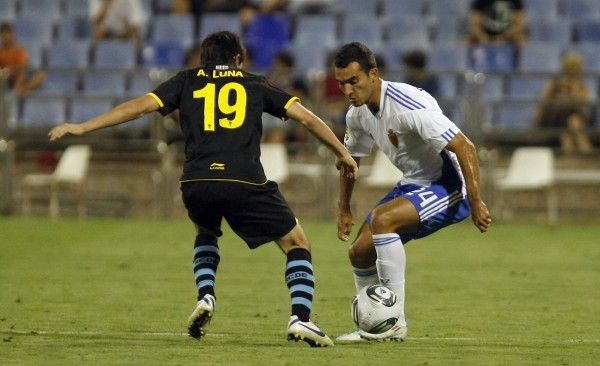 El Real Zaragoza logra el trofeo 'Carlos Lapetra' en la tanda de penaltis