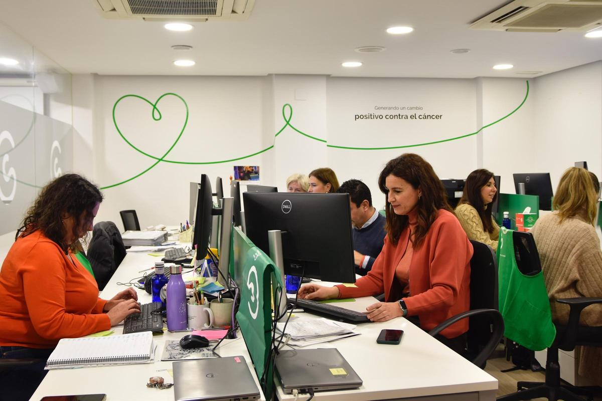 Profesionales que trabajan en la AECC en Córdoba.