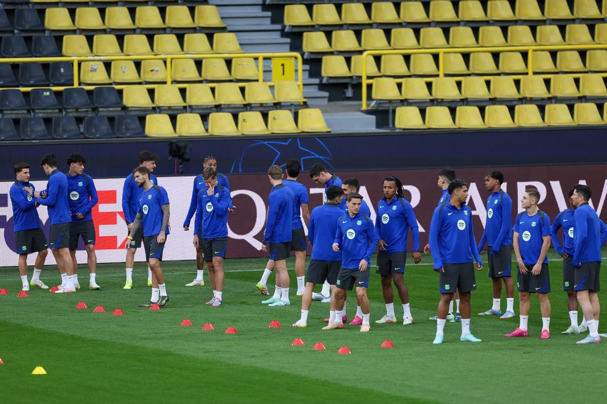 Ansu y Fermín 'trolean' a la prensa en Dortmund Ansu y Fermín 'trolean' a la prensa en Dortmund