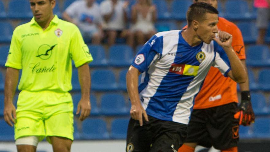 José Fran celebra el gol ante el Ontinyent