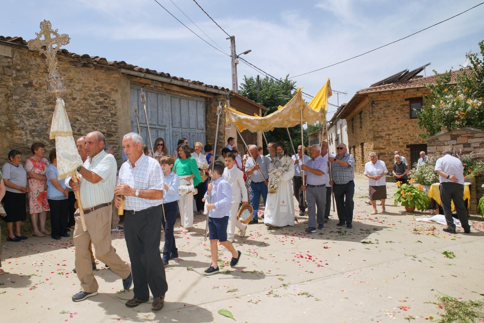 GALERÍA | Corpus en Alcañices y Grisuela, y San Juan en Tábara