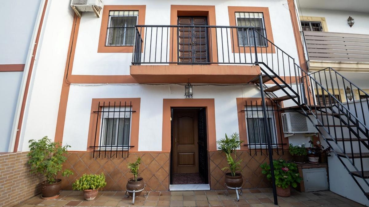 Entrada de la vivienda ubicada en Villarrubia.