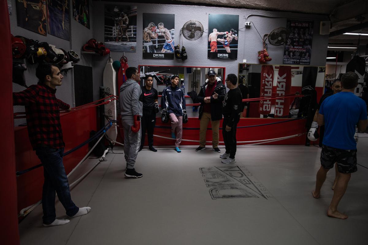 Entrenamiento de boxeo en el gimnasio DKSR para la rehabilitación de toxicómanos