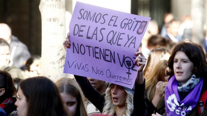 Cartel contra la violencia machista en una manifestación.