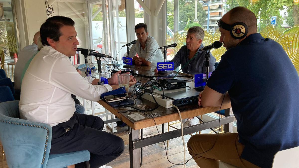 El alcalde de Córdoba, José María Bellido, durante el programa 'Ser Deportivos' de Radio Córdoba, este lunes.