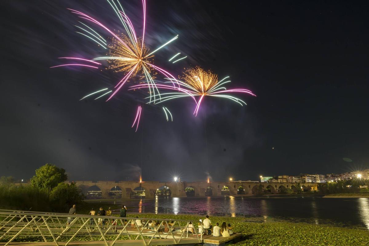 Las imágenes de los fuegos artificiales de Badajoz