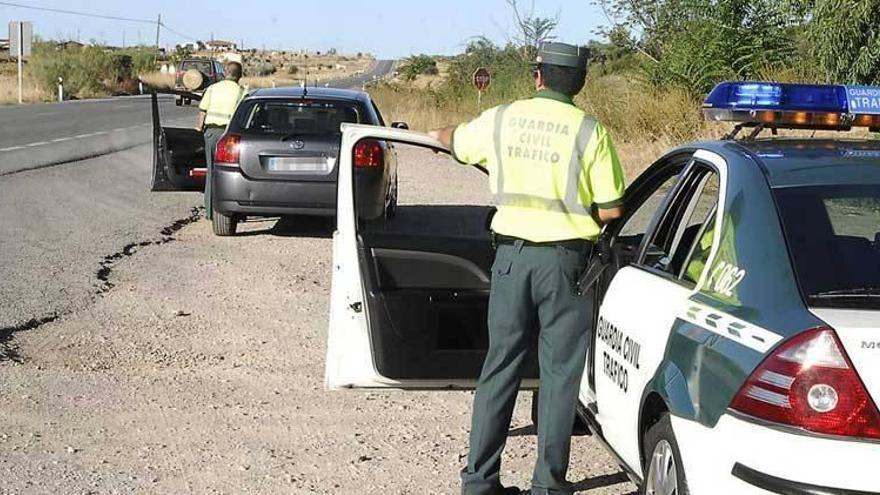 233 conductores extremeños se quedaron sin carné de conducir en 2017