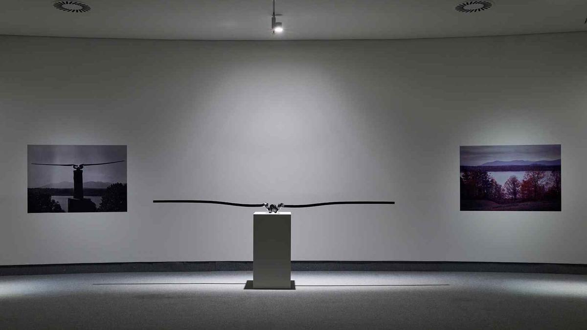 Aeróvoro expuesto en el Centro Niemeyer de Avilés.