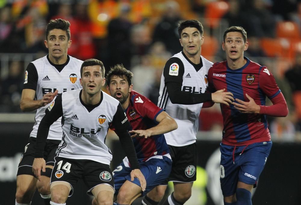 Las mejores imágenes de la polémica del Valencia CF-Levante UD