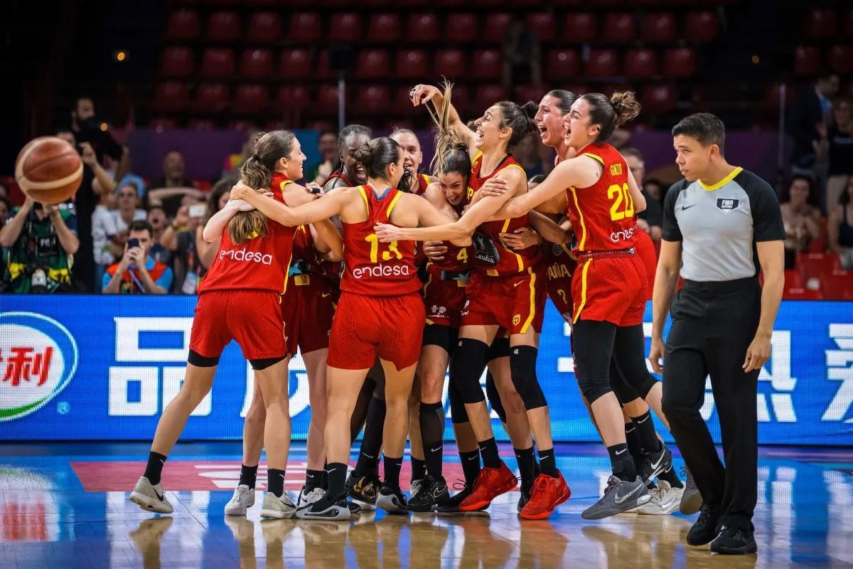 España vivió con euforia su acceso a la gran final del Eurobasket