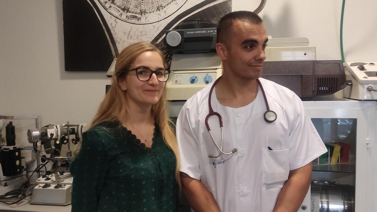 Estela Bajo e Iker Álvarez, nuevos MIR que empiezan su formación en la especialidad médica en Zamora.