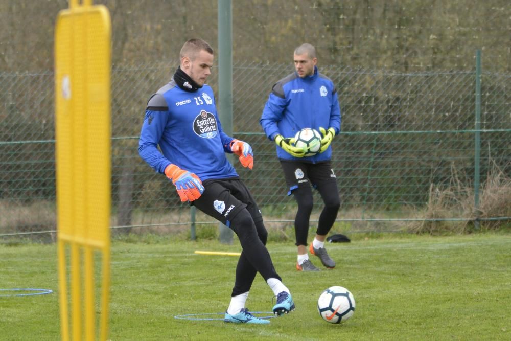 Se ejercitan al margen del grupo Fede Valverde y Florin Andone.