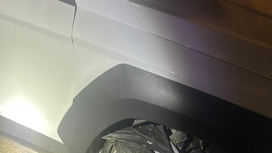 Un conductor ebrio se estrella contra una rotonda en Palma delante de una patrulla de la Policía