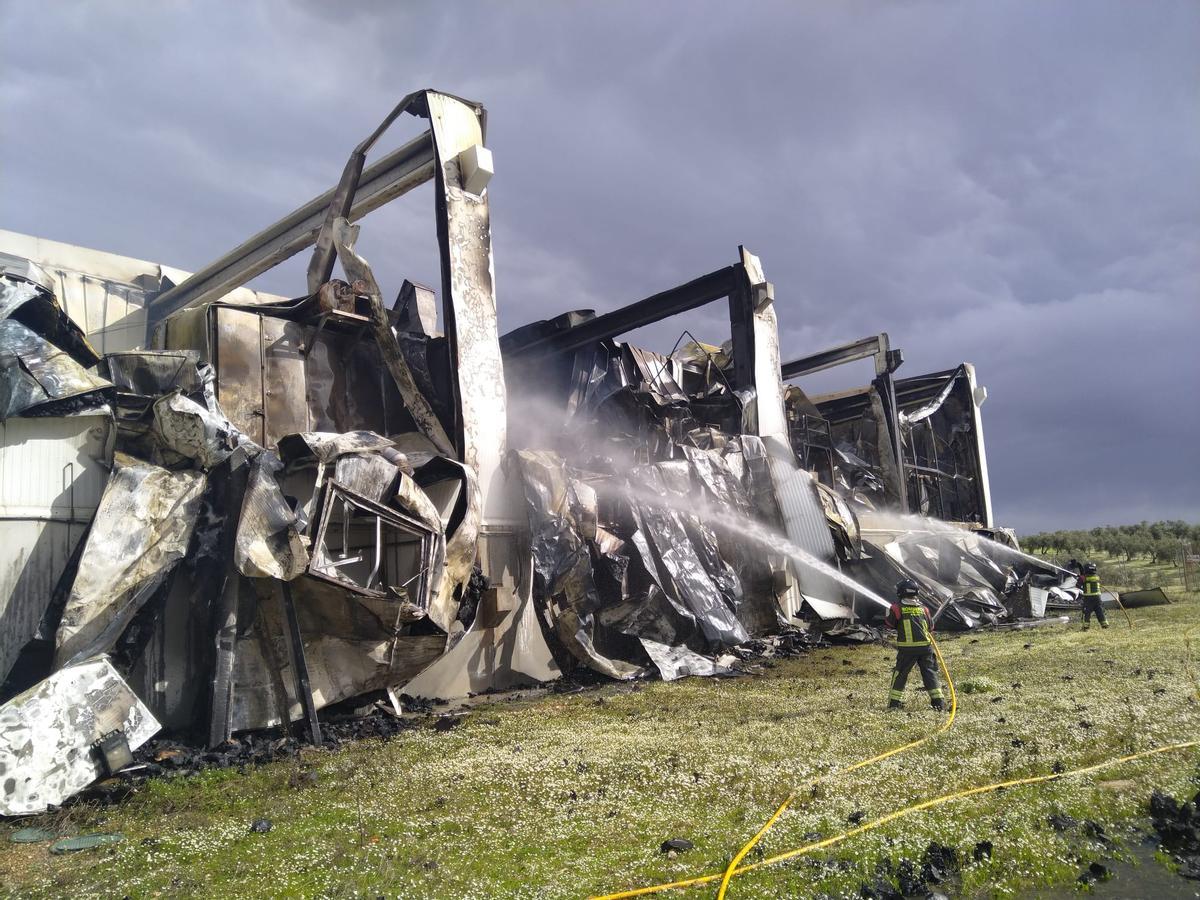 La nave ha colapsado a causa del incendio.