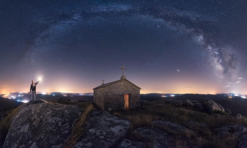 El fotógrafo coruñés ha ganado en dos años medallas y distinciones en el Pano Epson, el Trierenberg, el Tokyo International, el Siena Awards y, el más reciente, el IPA estadounidense.