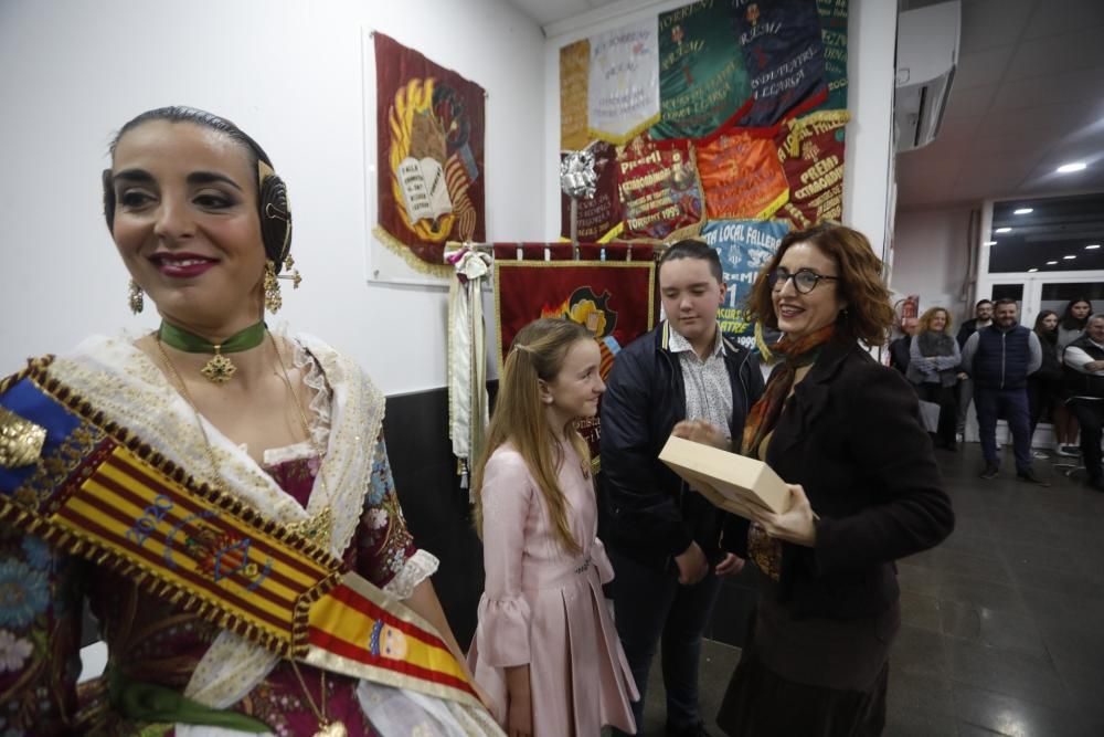 Premis Botafoc de la falla Cronista Vicent Beguer Esteve de Torrent en los que ha sido galardonada la edición de l'Horta de Levante EMV.