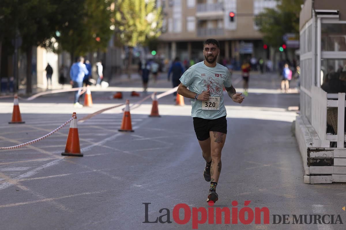 Carrera '10K Assota por ti' en Caravaca (salida y giro primera vuelta)