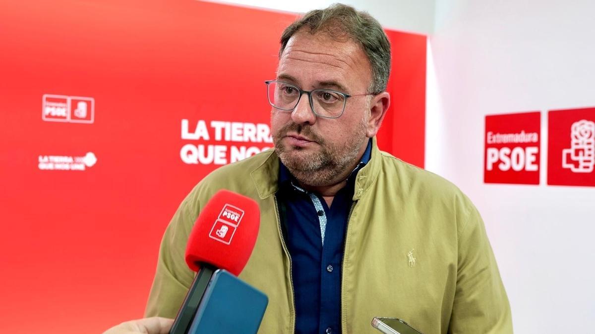 Archivo - El alcalde de Mérida, Antonio Rodríguez Osuna, en una imagen de archivo.