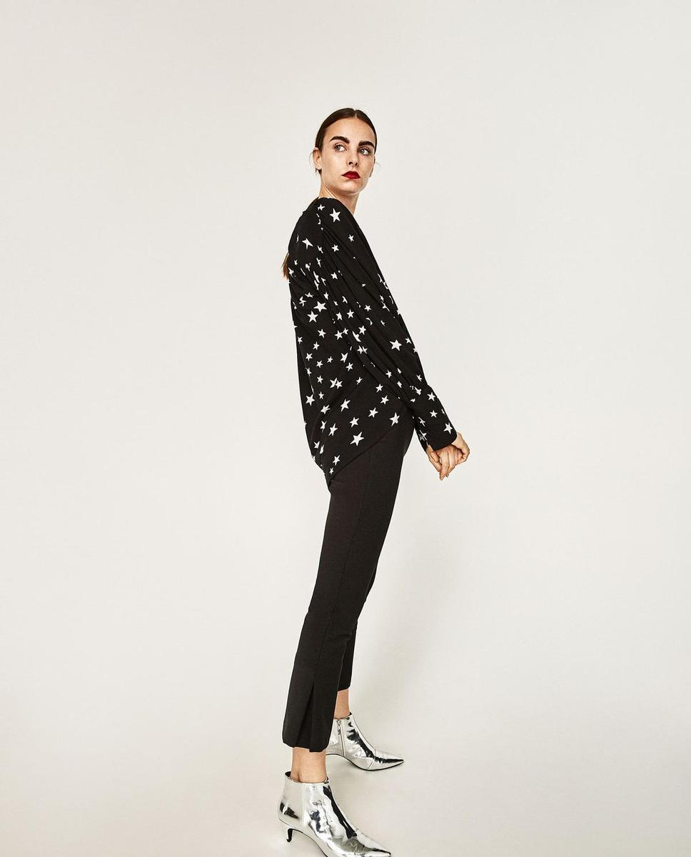 Las estrellas son las reinas del estampado: blusa de Zara