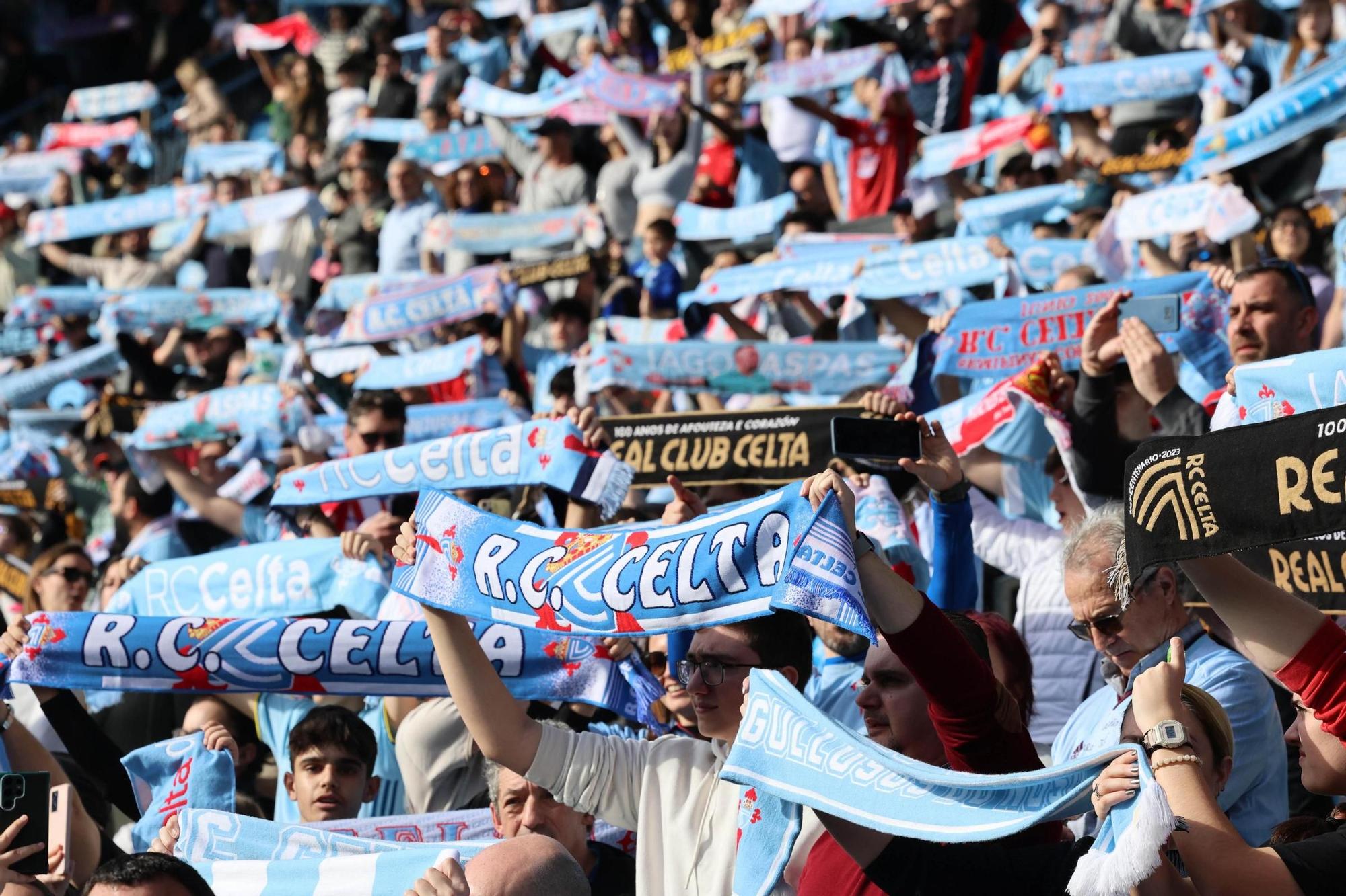 La afición celeste ante el Girona, en imágenes