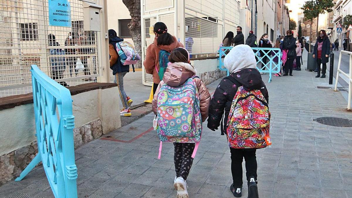 L&#039;entrada dels alumnes en una escola de Figueres aquest curs.