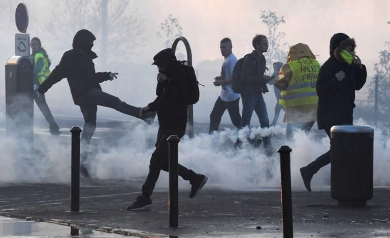 Los ''chalecos amarillos'' protestan en Francia