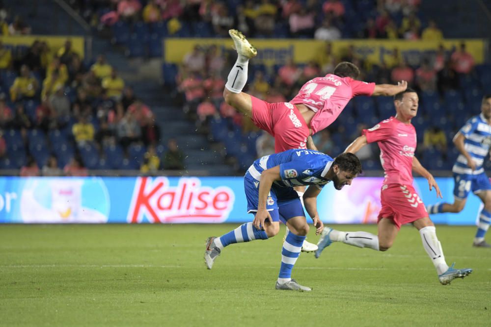 El Dépor se hunde ante la UD Las Palmas.