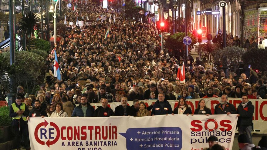 Decenas de miles de ciudadanos advierten en Vigo de que «coa saúde non se xoga»