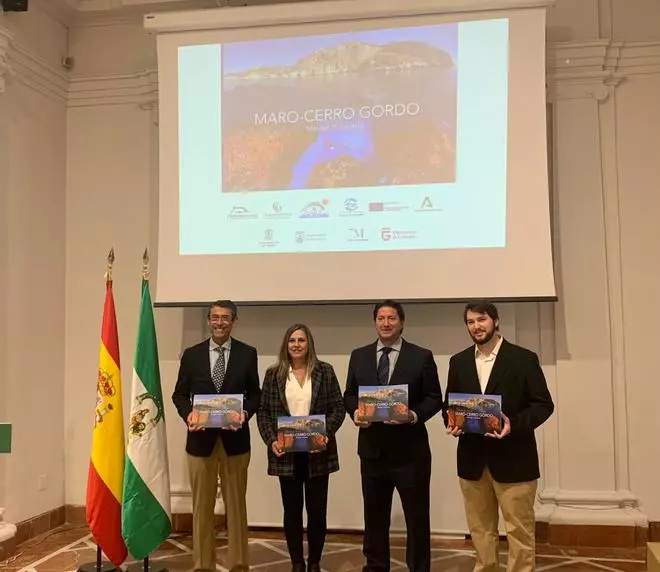 Se publica una guía de buceo de los acantilados de Maro-Cerro Gordo