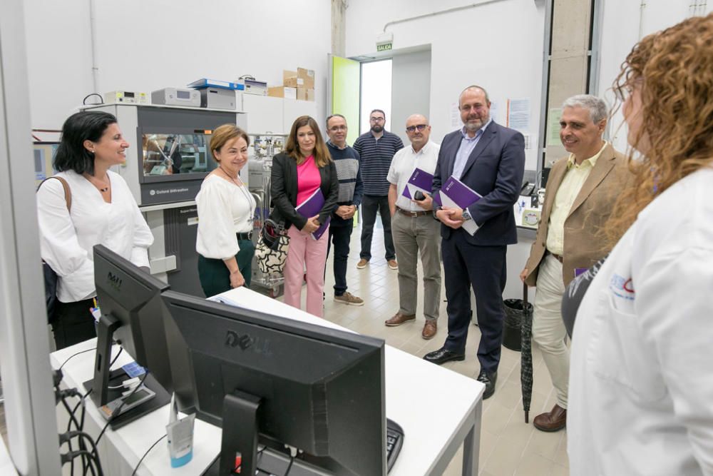 Visita a centros de investigación de la ULL