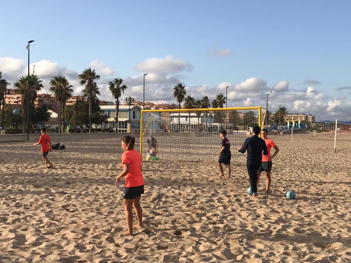 Los clubes deportivos de la ciudad habían pedido una zona permanente durante todo el año para la práctica de los deportes de playa.