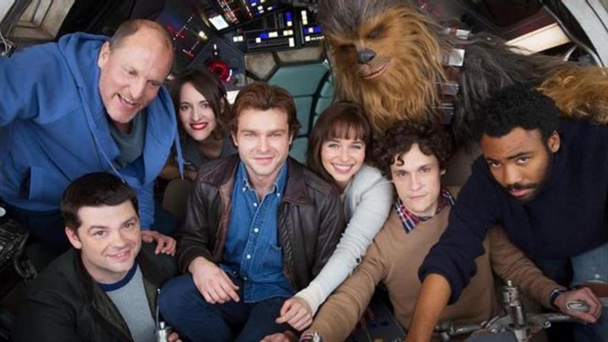 Primera fotografía oficial del reparto de la película de Han Solo
