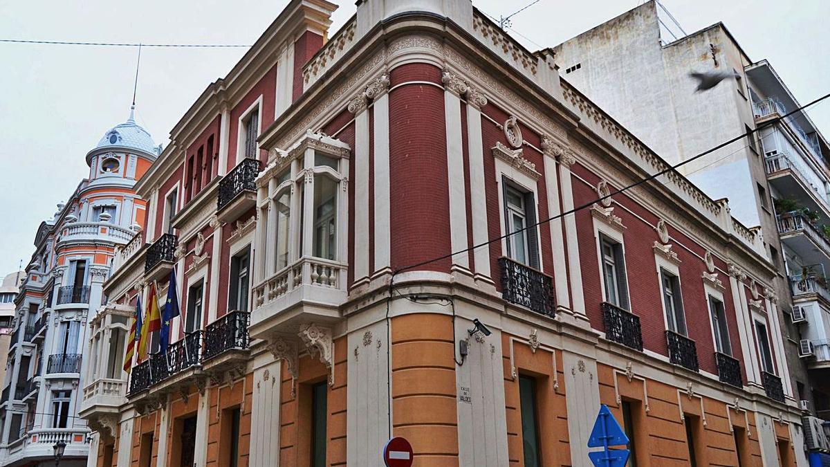 Imagen de la Casa Bardín, sede del Instituto Gil-Albert, en la calle San Fernando.