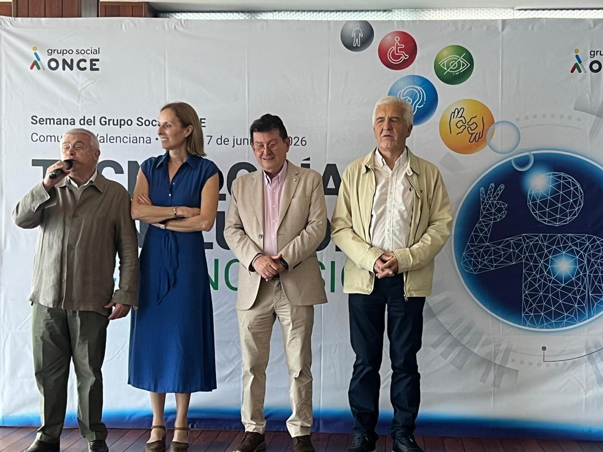 La bienvenida a los participantes