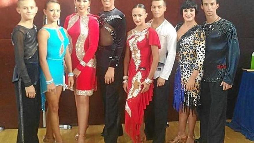 Els representants del Royal Dance Manresa en el campionat