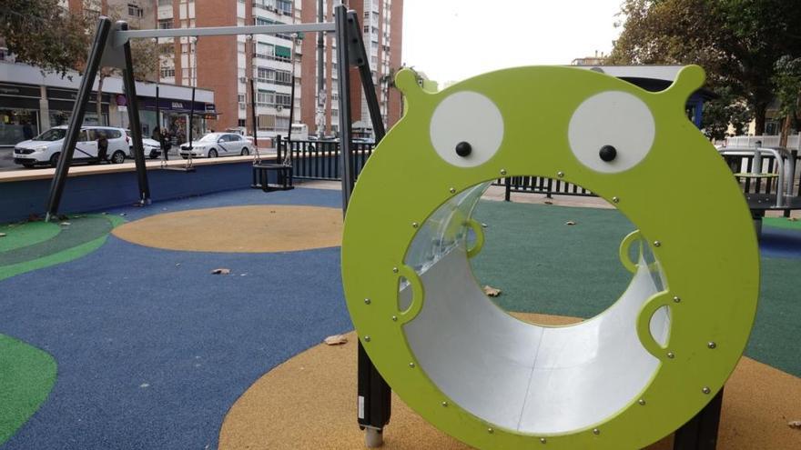 Parque infantil de la calle Nuestra Señora de los Clarines, en Miraflores, reformado hace unas semanas.