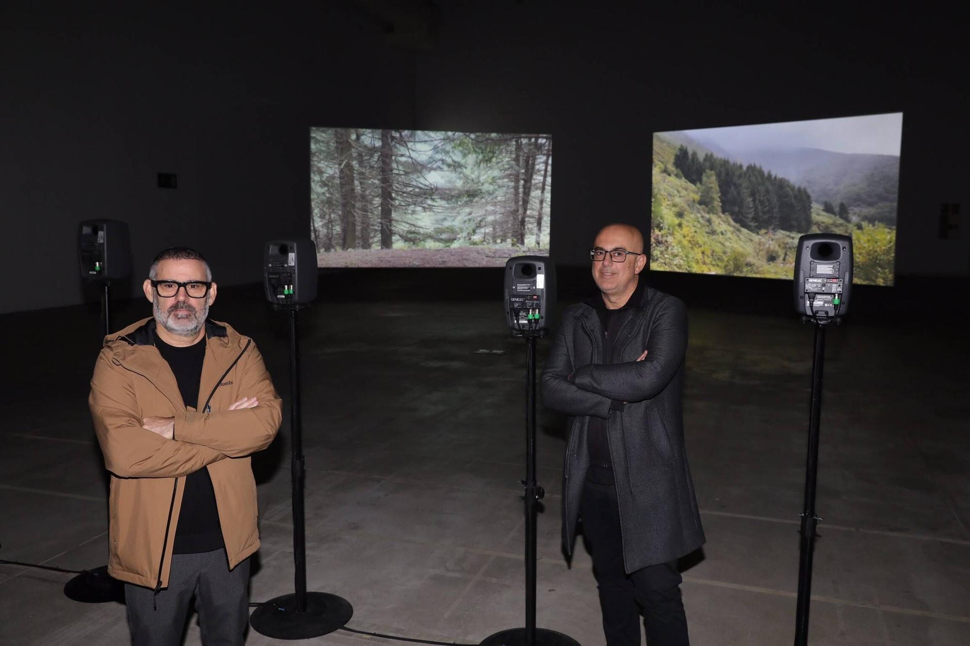 Una instalación artística de imagen y sonido rinde tributo a las víctimas de Parasimón en Laboral Centro de Arte (en imágenes)