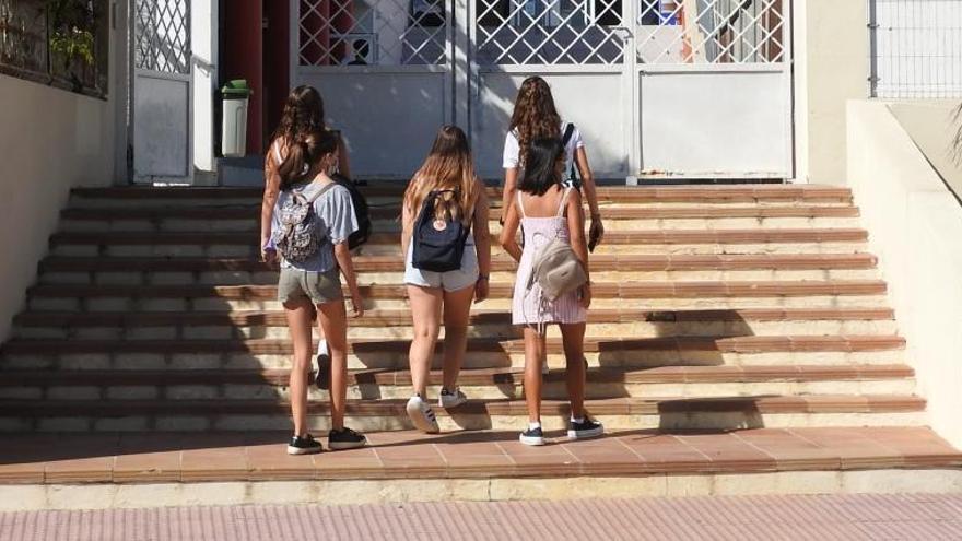 Los alumnos de ESO de Baleares podrán pasar de curso sin límite de suspensos