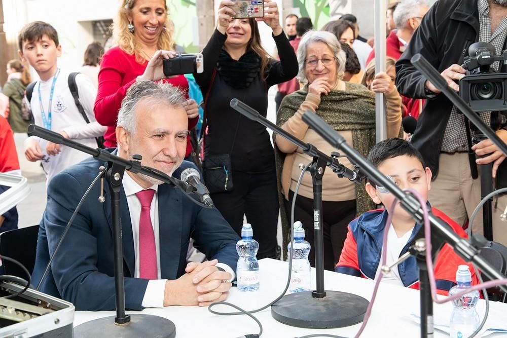 Ángel Víctor Torres participa en el evento 'De Palique, Tu radio en la calle'