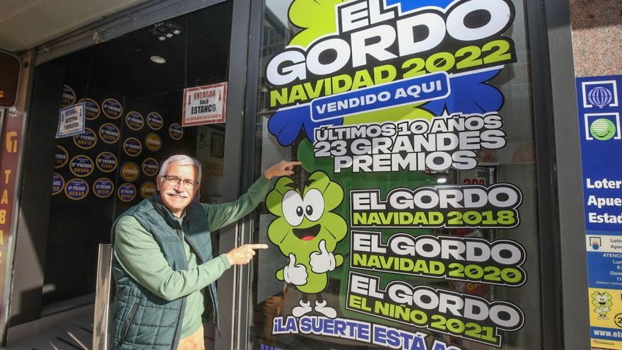Andrés Martínez, a las puertas del X de la Suerte, que vendió el Gordo en 2018, 2020 y 2022.   | // ANXO GUTIÉRREZ