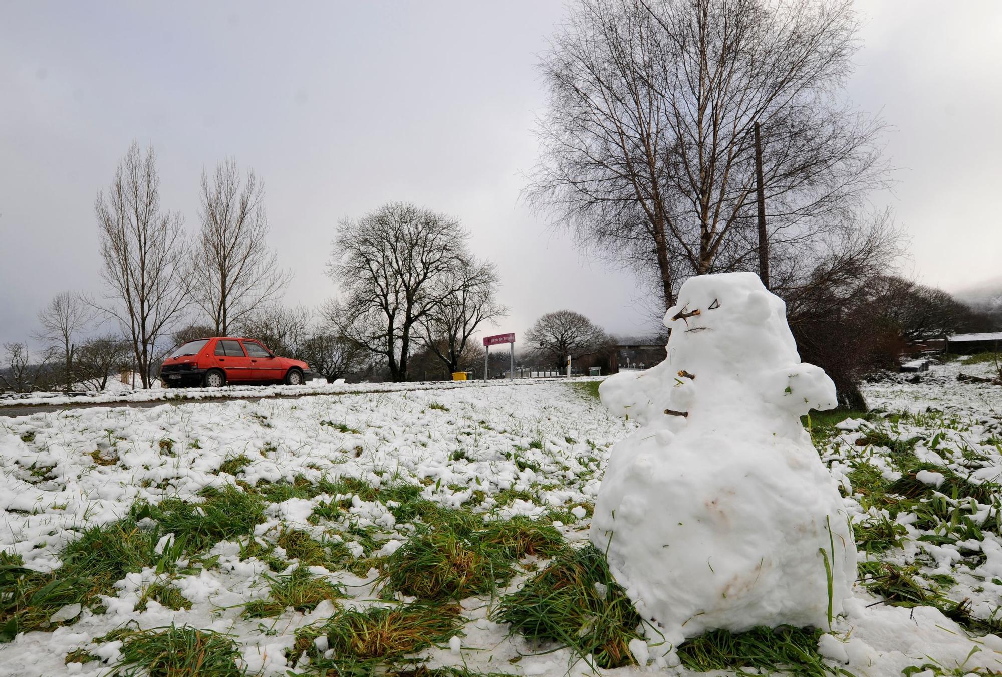 La nieve cubre el fin de semana en Galicia