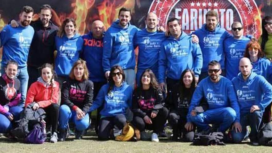 Representantes del club Óscar Fernández en Valladolid.