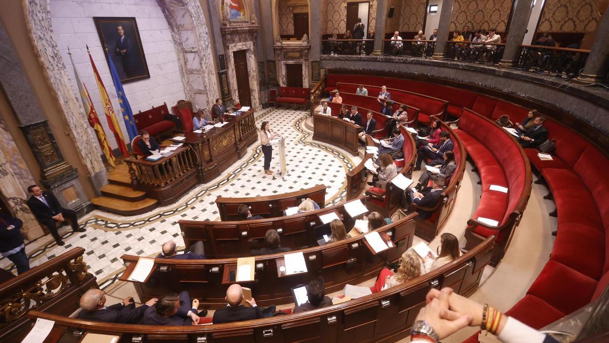 Vista del pleno del hemiciclo del Ayuntamiento de València.