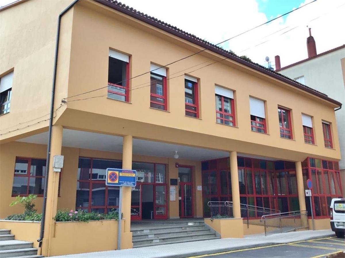 Edificio de la vivienda comunitaria y de la escuela infantil de Vimianzo.