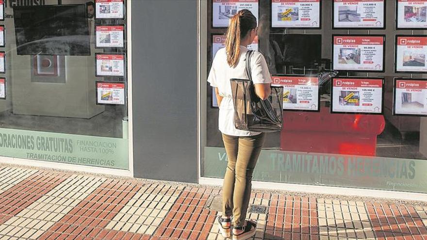 La compraventa de casas resiste en Castellón gracias a los extranjeros