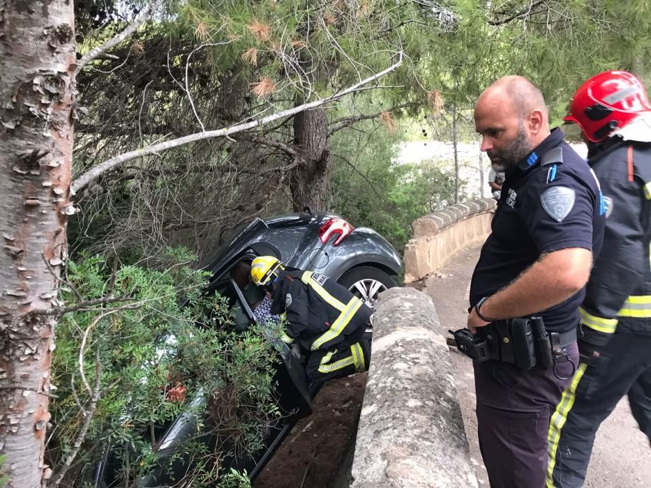 Auto stürzt in Andratx beinahe in eine Schlucht