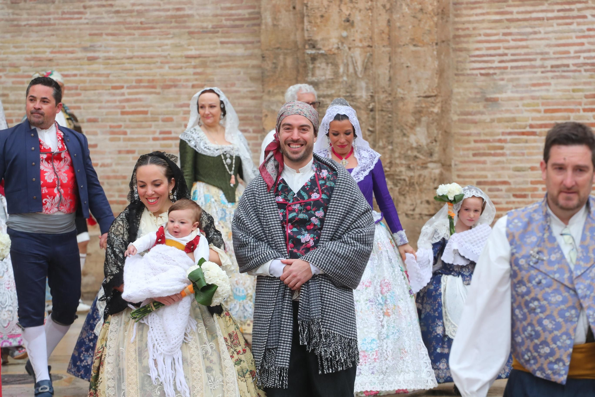 Búscate en el primer día de ofrenda por la calle de la Paz (entre las 15:30 a las 17:00 horas)