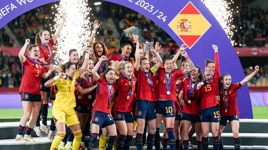 El Barça femenino conquista la Liga: así lo han celebrado sus jugadoras ...