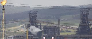 La industria española alerta a la UE del riesgo si hoy endurece los derechos de CO2